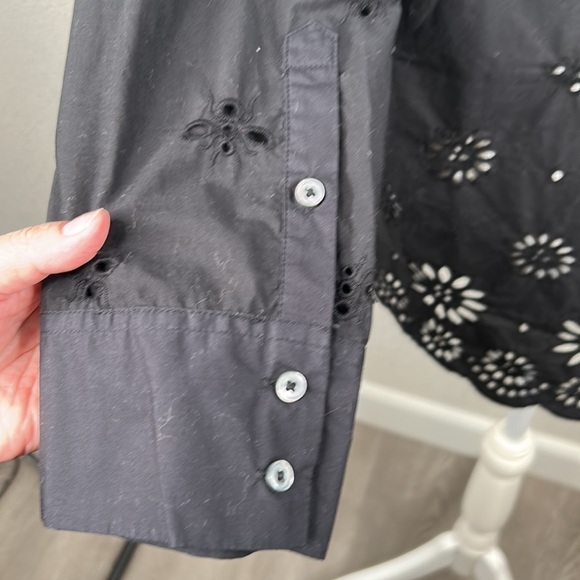 J. Crew Black Eyelet Long Sleeve High Low Top Size 0 - Picture 6 of 8